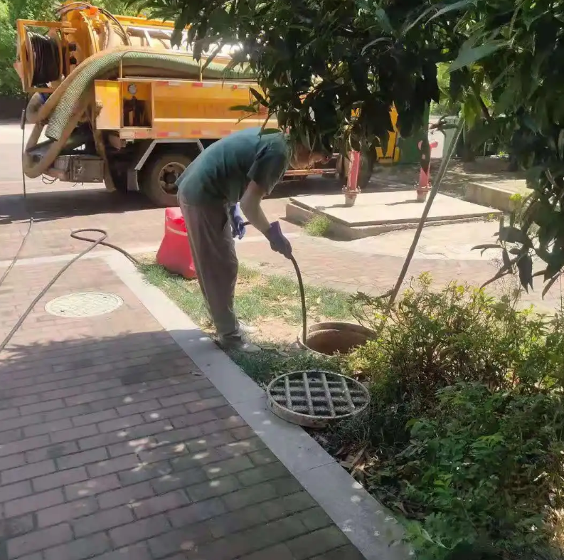 南昌市政排污管道清淤疏通——專業(yè)團隊，讓您全程省心！